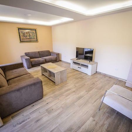 Apartment Vrutak Kotor Luaran gambar