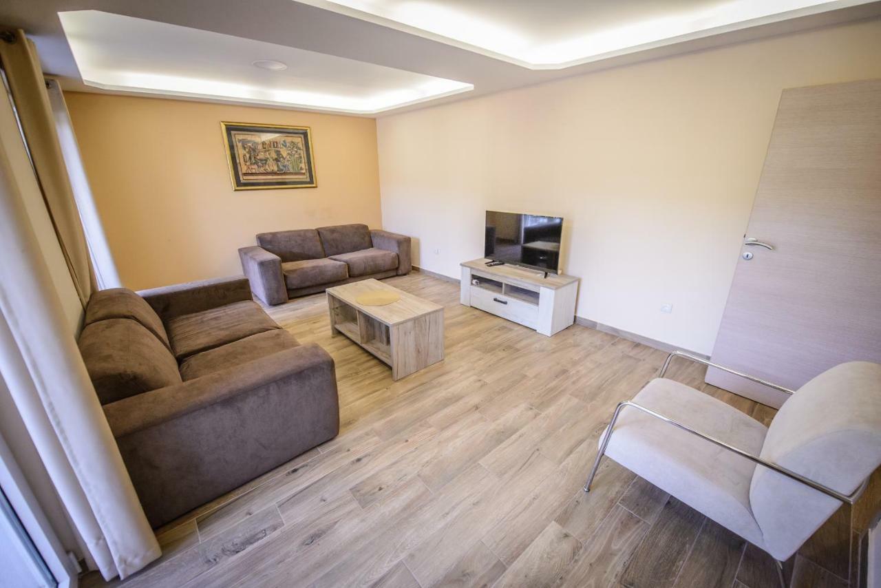 Apartment Vrutak Kotor Luaran gambar