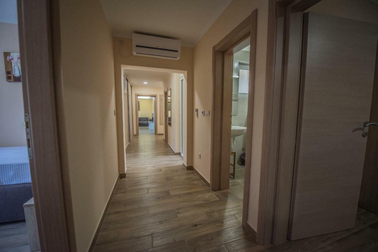 Apartment Vrutak Kotor Luaran gambar