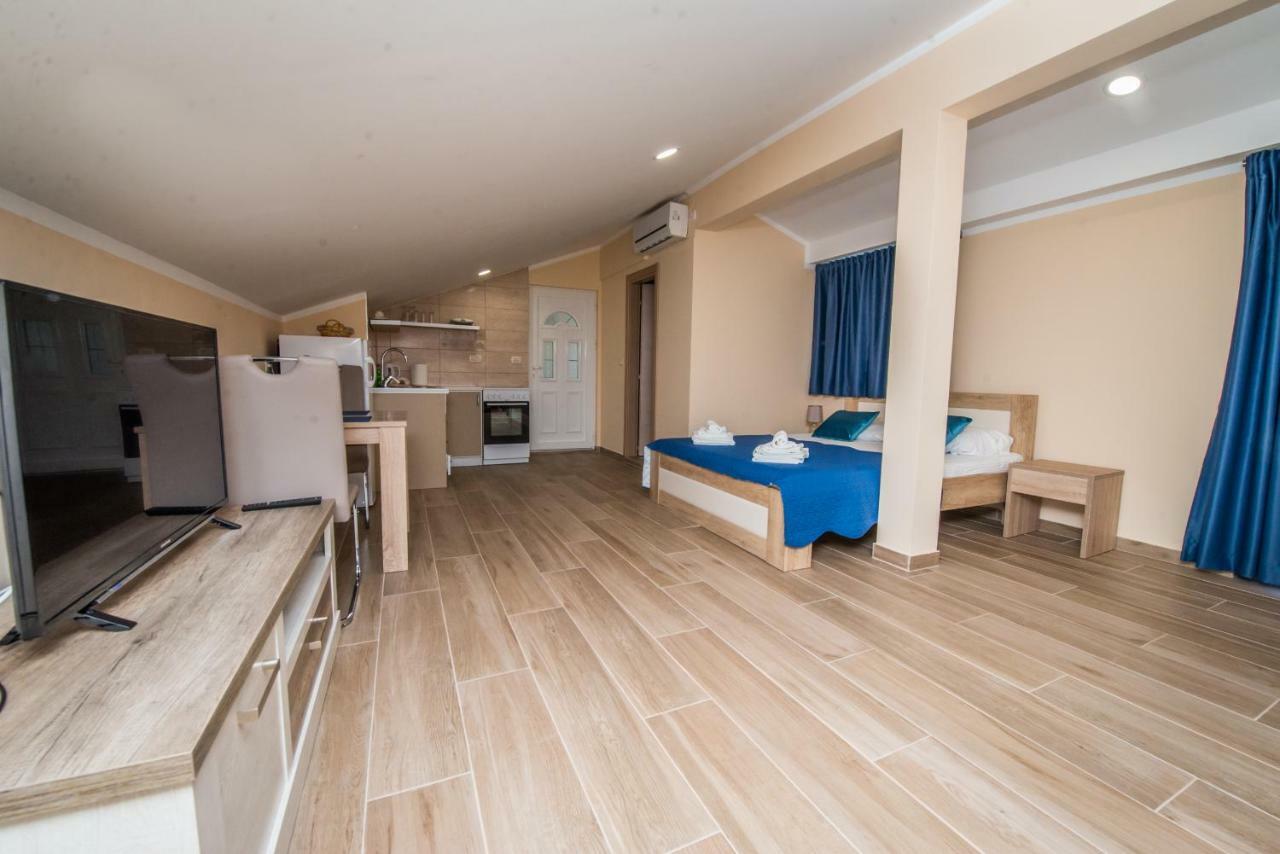 Apartment Vrutak Kotor Luaran gambar