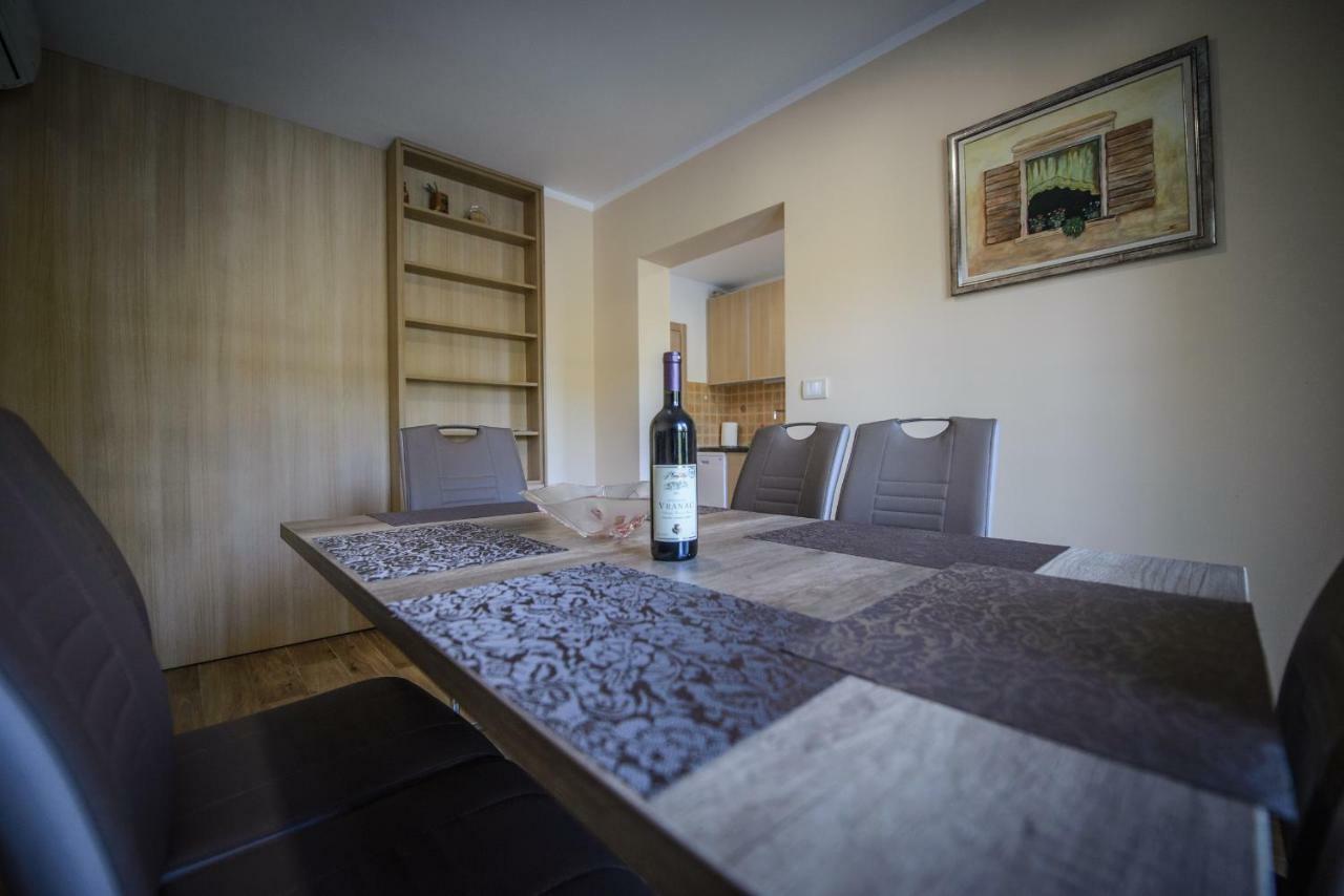 Apartment Vrutak Kotor Luaran gambar