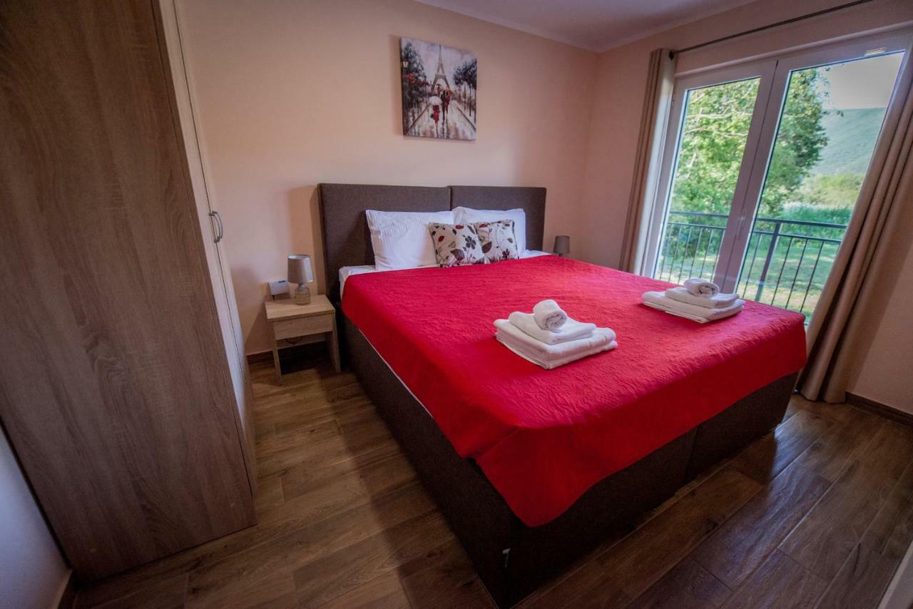 Apartment Vrutak Kotor Luaran gambar