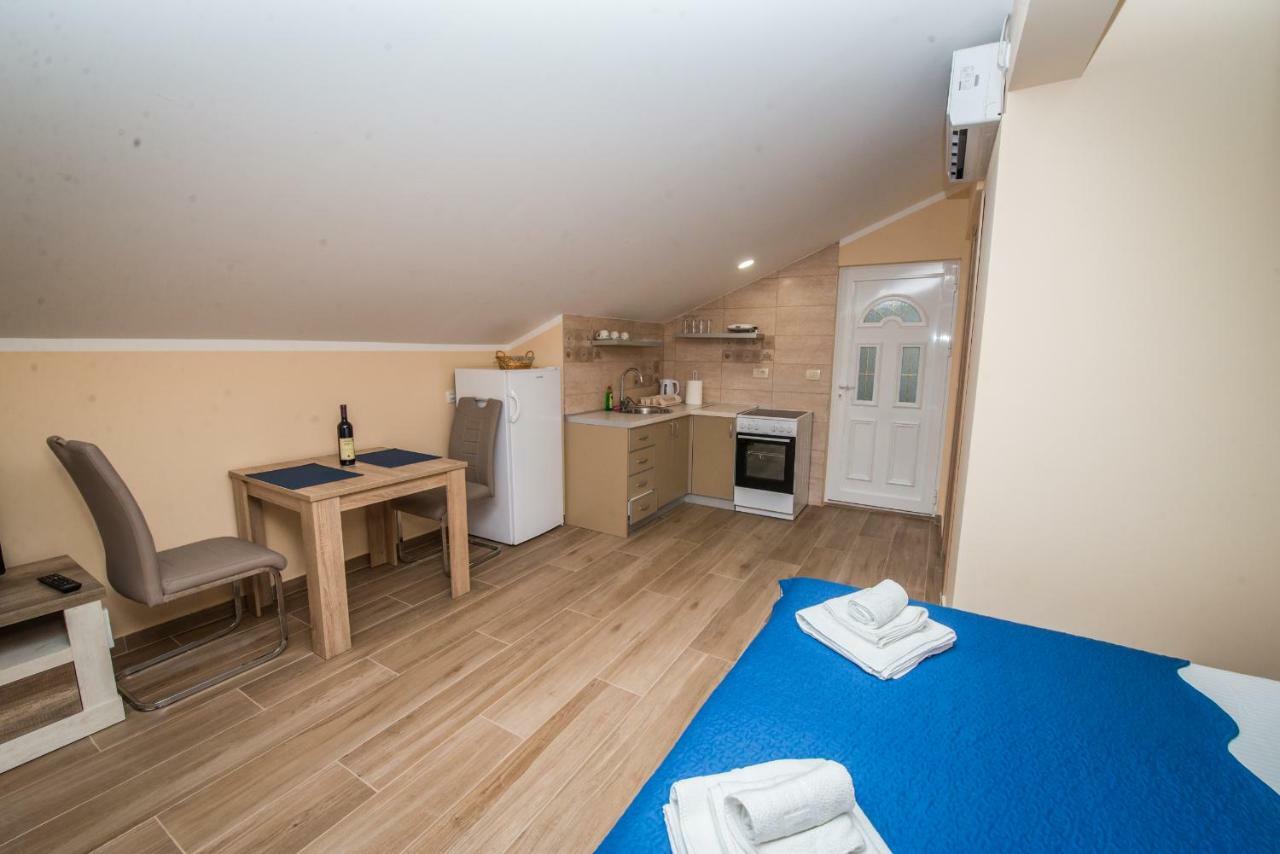 Apartment Vrutak Kotor Luaran gambar