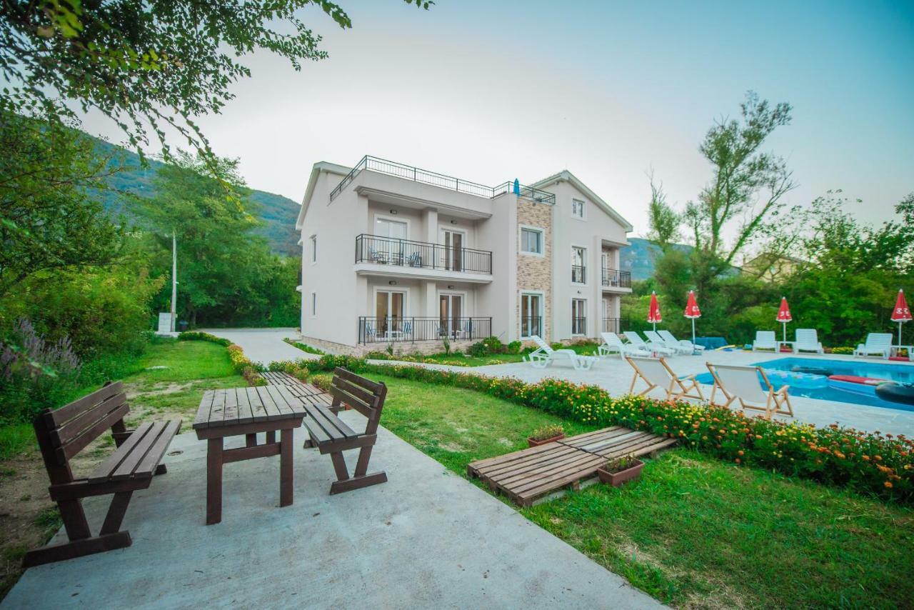 Apartment Vrutak Kotor Luaran gambar