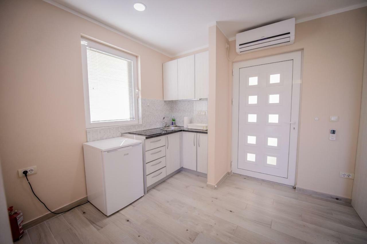 Apartment Vrutak Kotor Luaran gambar